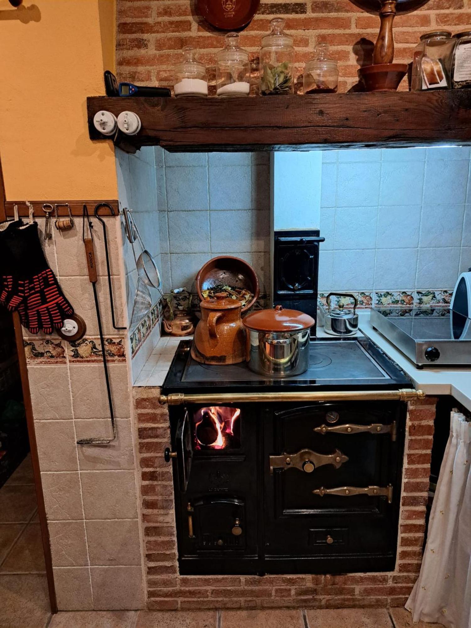 Vinarius, Posada Rural Castellanos de Villiquera Exteriör bild