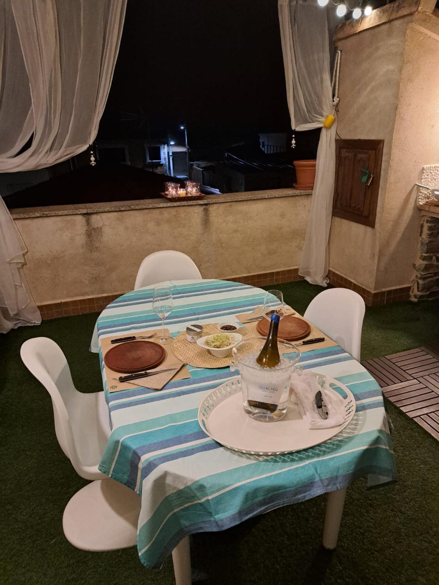 Vinarius, Posada Rural Castellanos de Villiquera Exteriör bild
